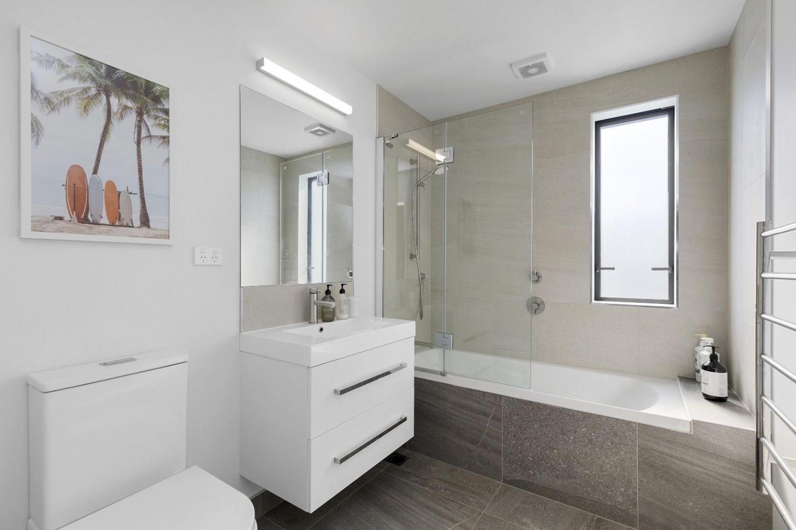Whitby Townhouse Villa Porirua Exterior photo