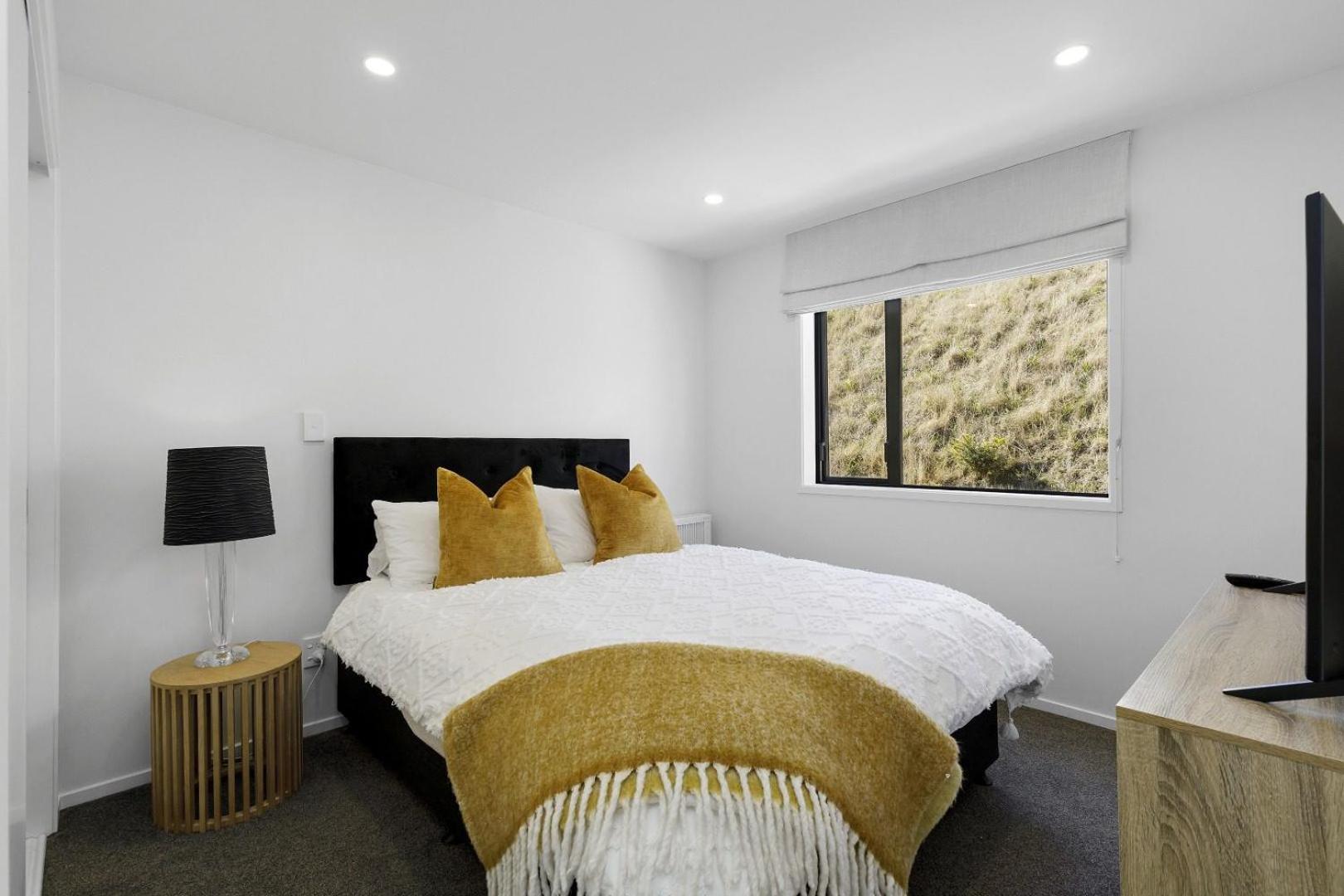 Whitby Townhouse Villa Porirua Exterior photo