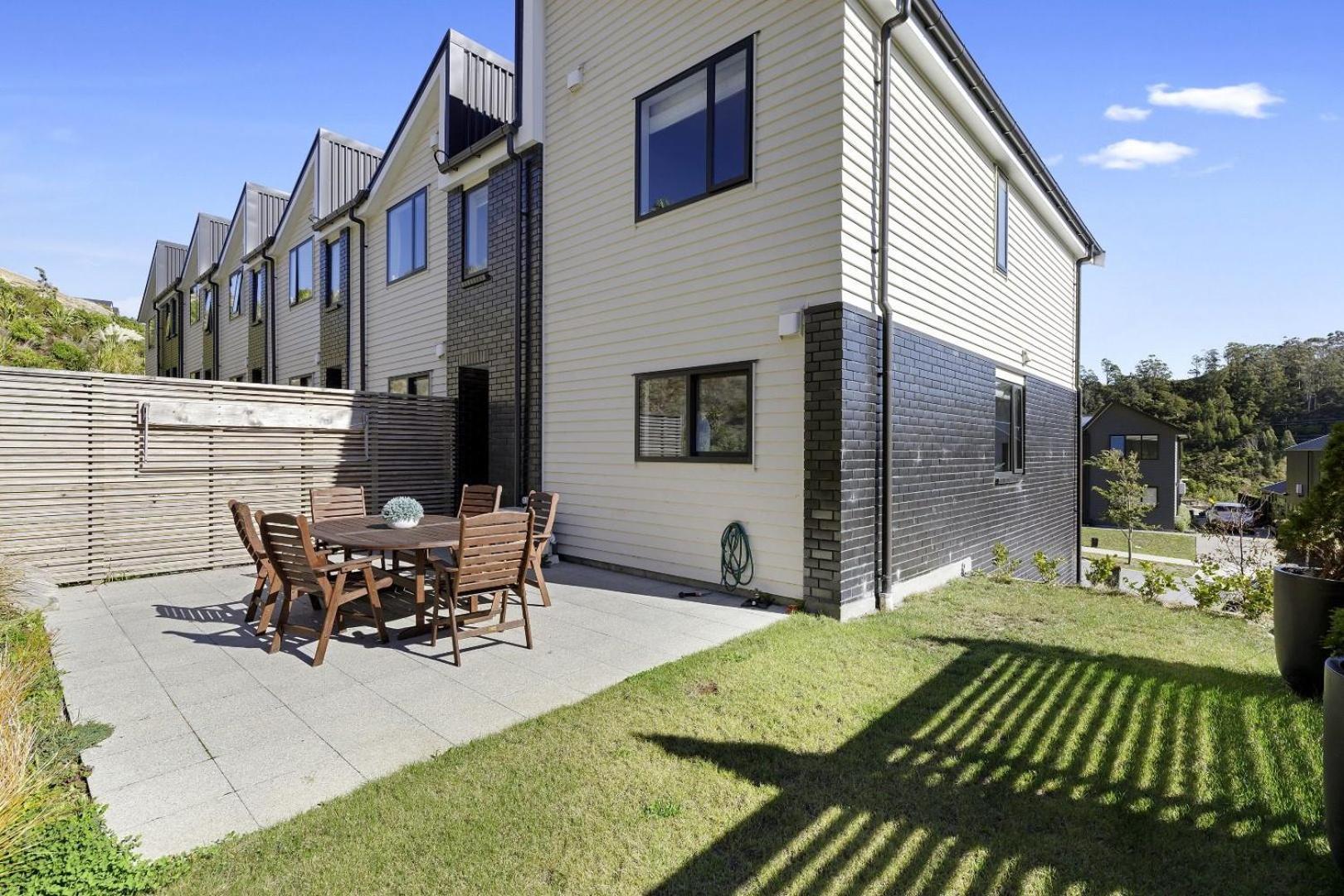 Whitby Townhouse Villa Porirua Exterior photo