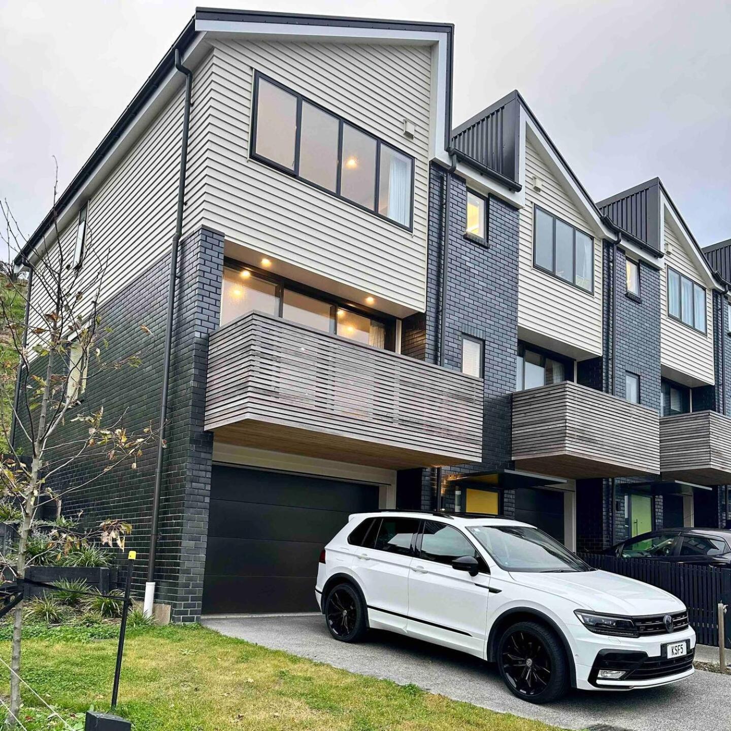 Whitby Townhouse Villa Porirua Exterior photo